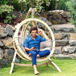 GLOBO Hängesofa mit passendem Holzgestell