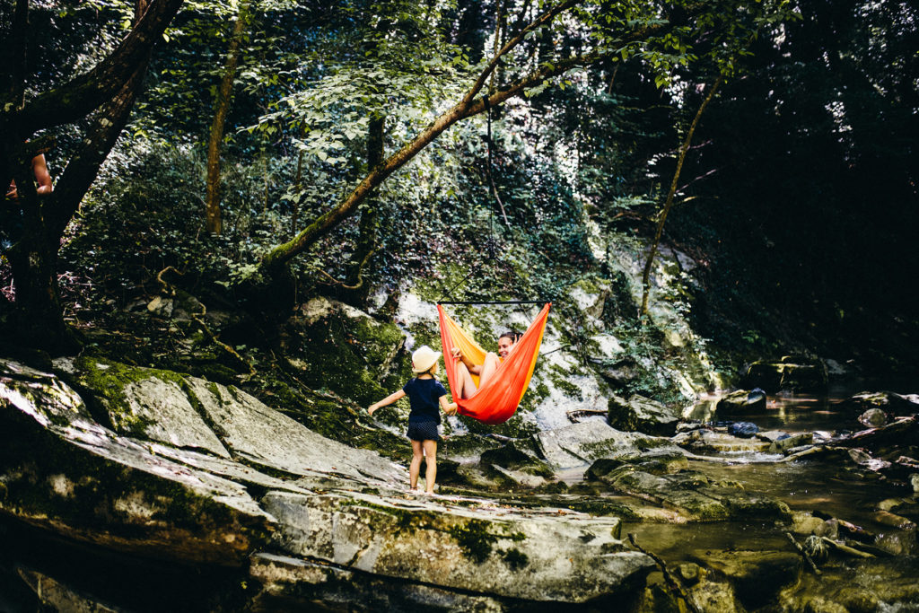 Der ZUN ZUN Outdoor Hängesessel aus wetterfestem Stoff