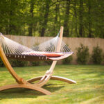 Outdoorhängematten mit Gestell für den Sommer