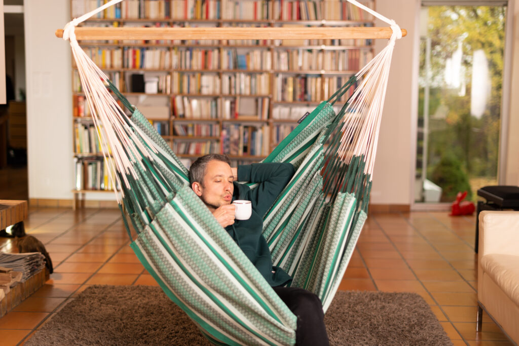 Ein Hängesessel fürs Büro: zum Arbeiten und Entspannen!