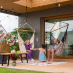 Hängesessel für Senioren, die perfekte Erholungshilfe.